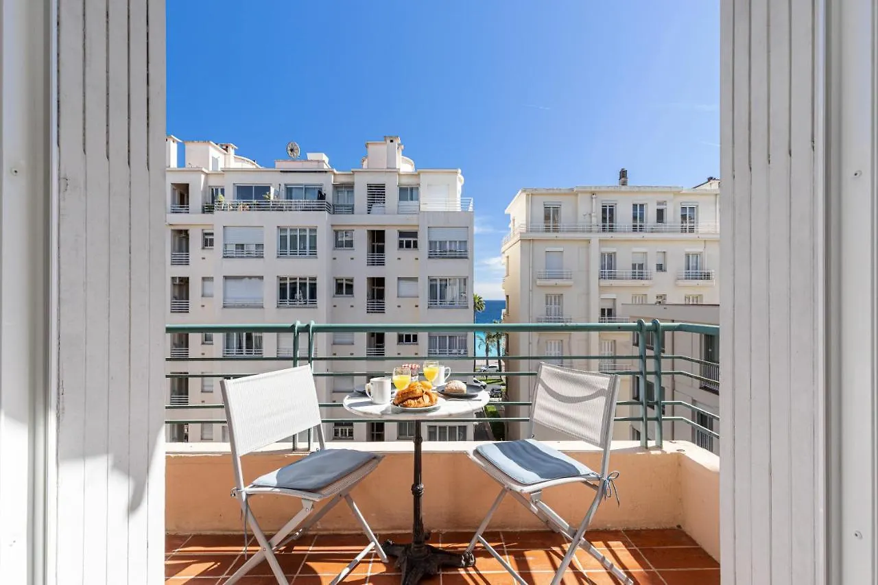 The Place To Be In Nizza 0*,
